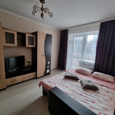 Port City Apartment Lutsk Eksteriør bilde