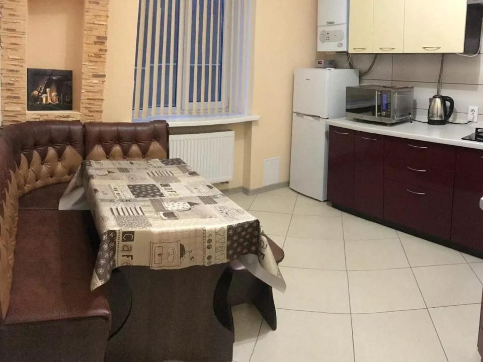 Port City Apartment Lutsk Eksteriør bilde